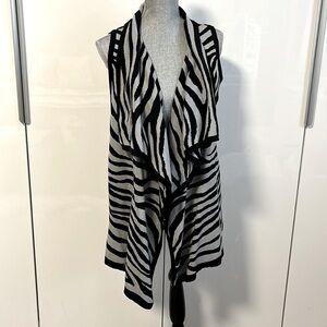 AUGUST SILK Drape Open Sleeveless Vest Animal Print, Size S
